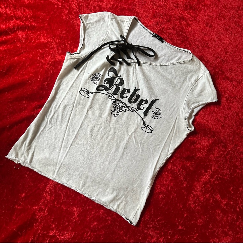 Early 2000s Glitter Graphic White Baby Tee Rebel Black Lace Up Short Sleeve - Picture 3 of 6